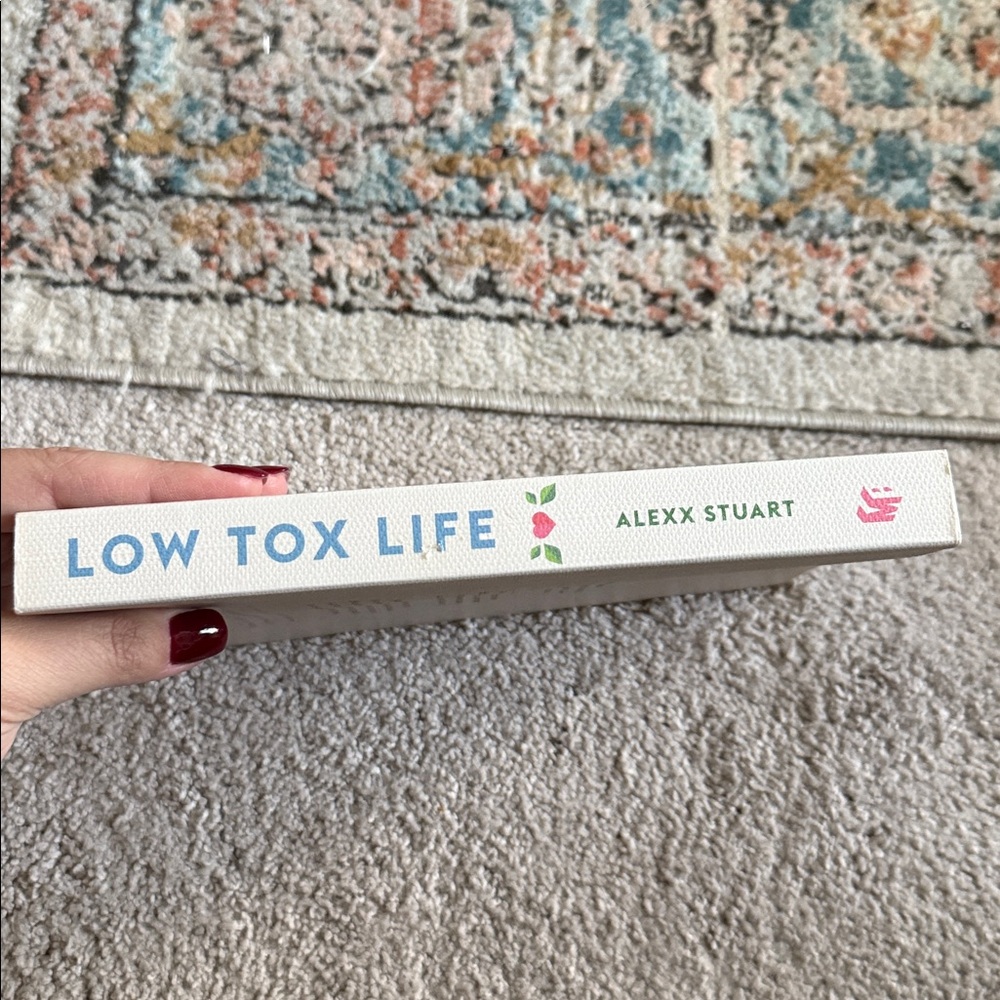 NEW- Low Tox Life Book - Picture 5 of 8
